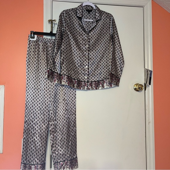 Thalia Sodi 2pc Satin Lounge Pajama Set - Picture 2 of 16